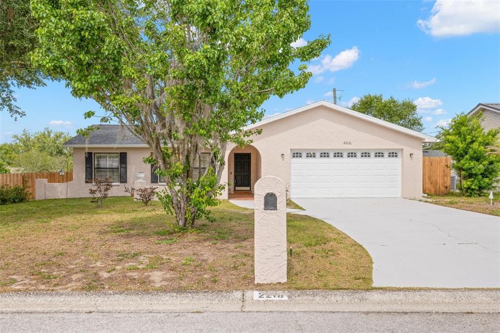 2218 TANGLEWOOD WAY BRANDON, FL 33511