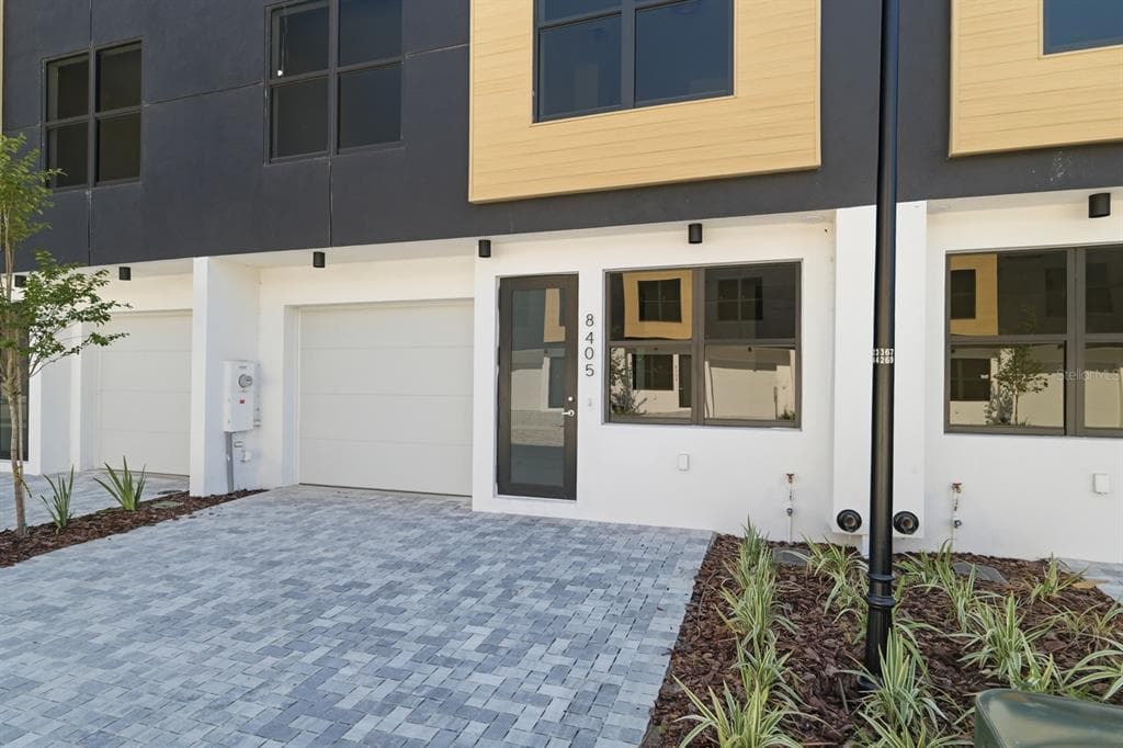 8405 MODANO PLACE TAMPA, FL 33614