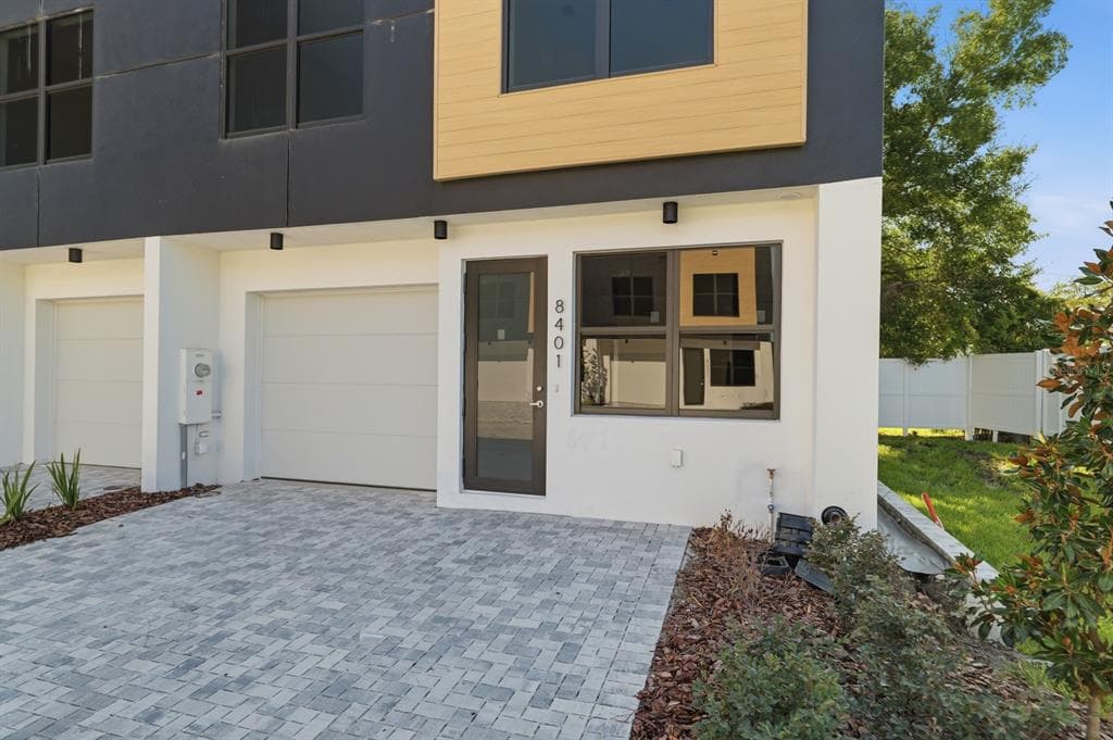 8401 MODANO PLACE TAMPA, FL 33614