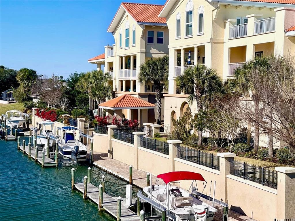 200 BELLA HARBOR COURT UNIT 113 PALM COAST, FL 32137