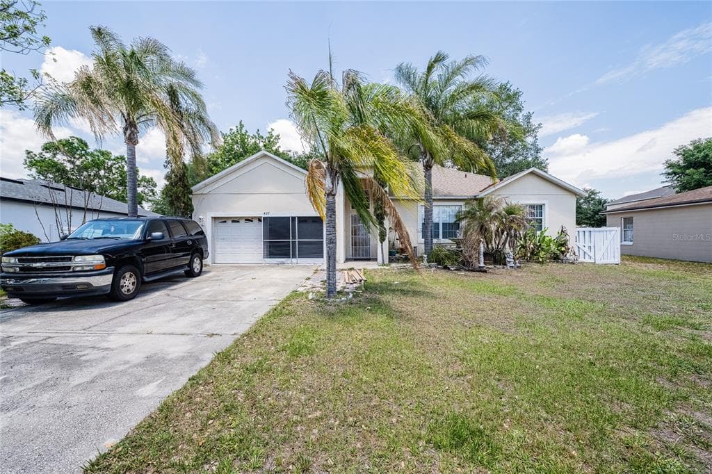 427 LARK COURT
