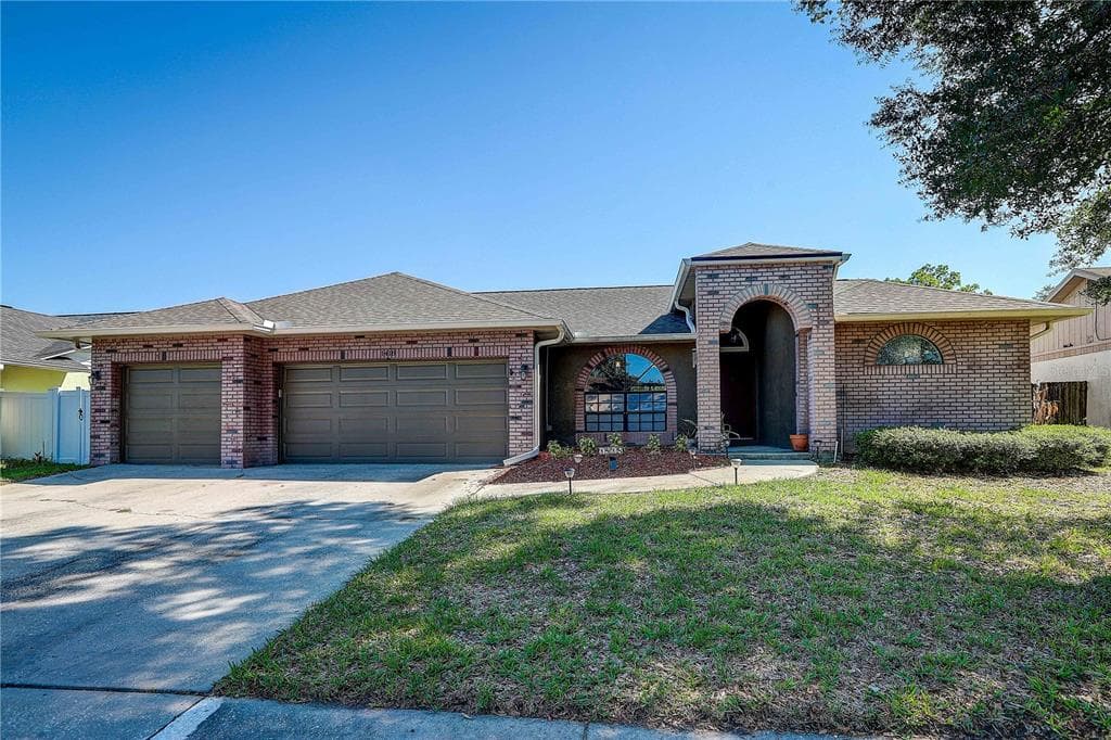 1418 BUCKNER ROAD VALRICO, FL 33596