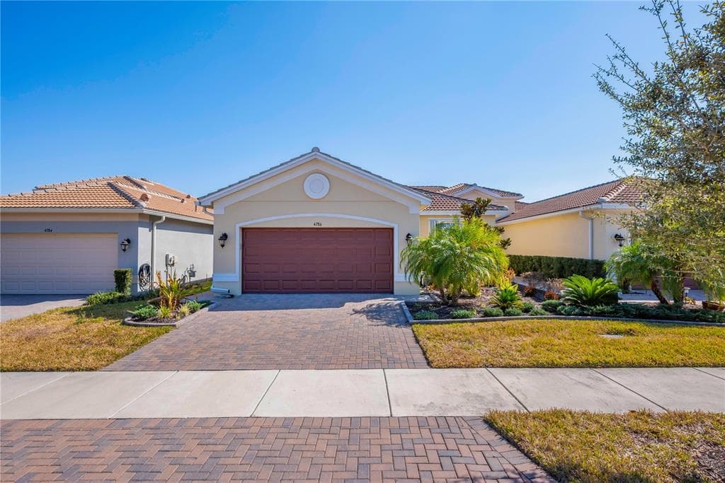 4786 AVILA LAKES DRIVE WIMAUMA, FL 33598