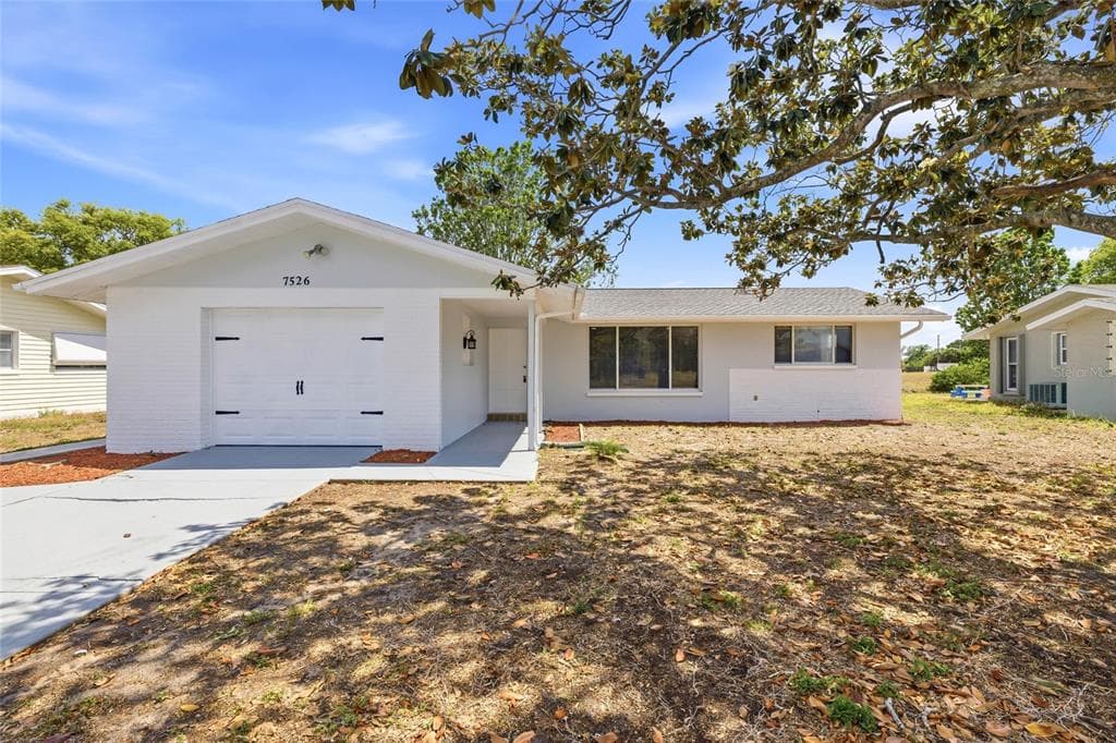7526 PINEAPPLE LANE PORT RICHEY, FL 34668