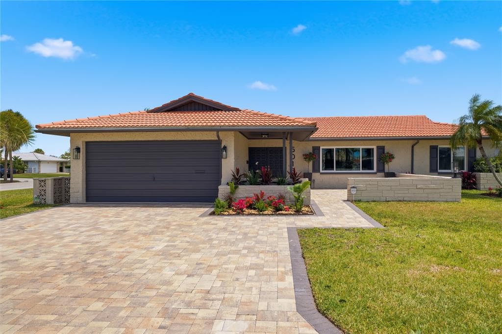 5016 DORY DRIVE NEW PORT RICHEY, FL 34652