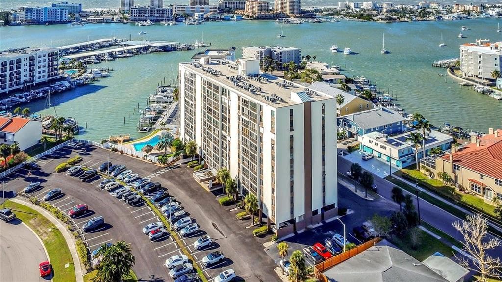 255 DOLPHIN POINT UNIT 305 CLEARWATER BEACH, FL 33767