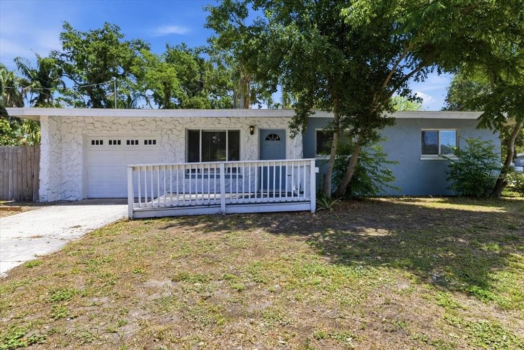 1317 LADY MARION LANE DUNEDIN, FL 34698