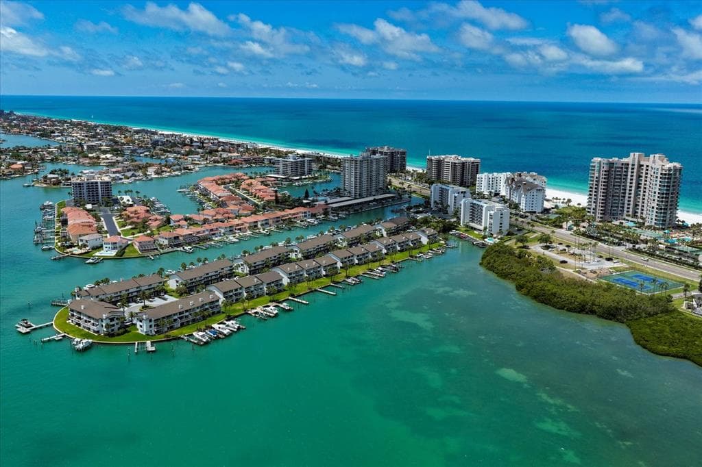 118 MARINA DEL REY COURT CLEARWATER BEACH, FL 33767
