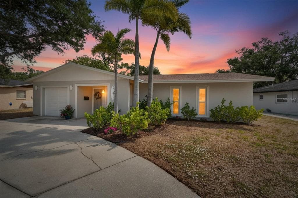 2575 GRANADA CIRCLE E ST PETERSBURG, FL 33712