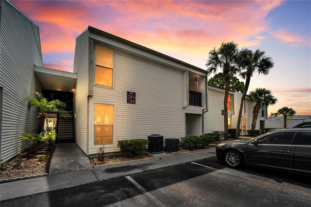 743 HAVEN PLACE UNIT 743 TARPON SPRINGS, FL 34689