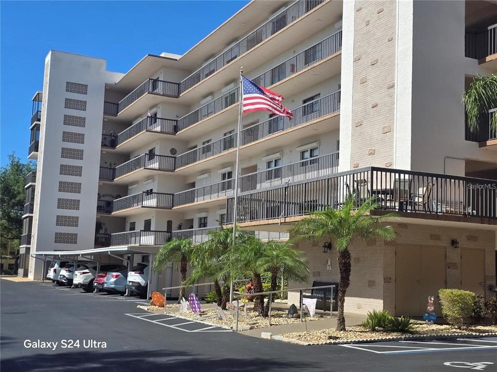 8186 TERRACE GARDEN DRIVE N UNIT 109 ST PETERSBURG, FL 33709