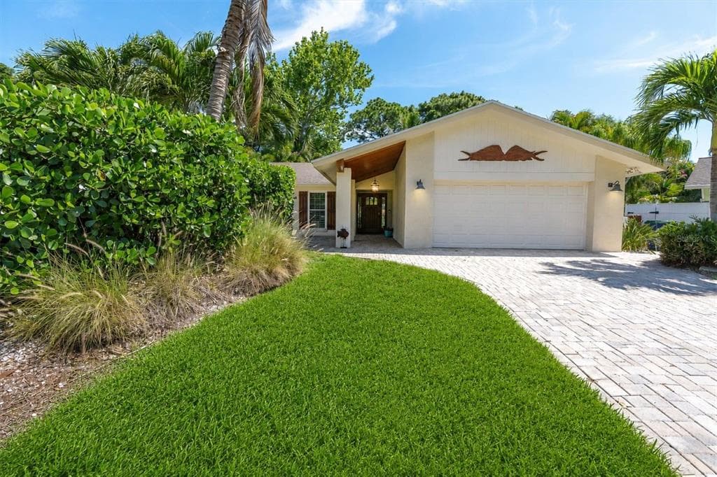 7587 132ND WAY SEMINOLE, FL 33776