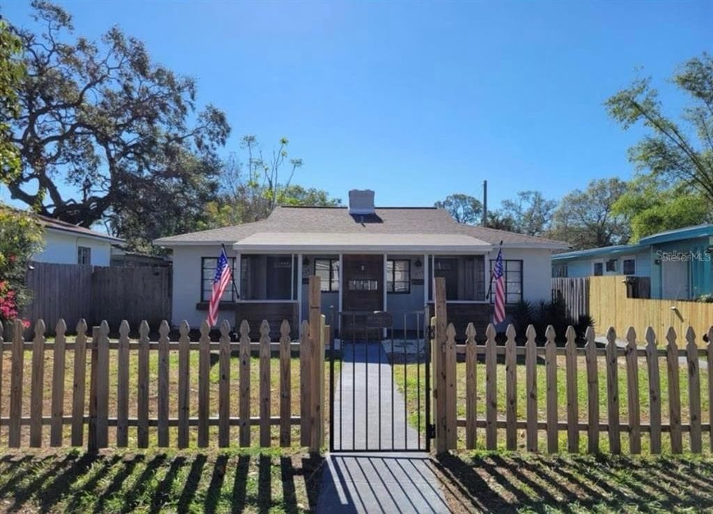 330 20TH AVENUE S UNIT LOWER ST PETERSBURG, FL 33705