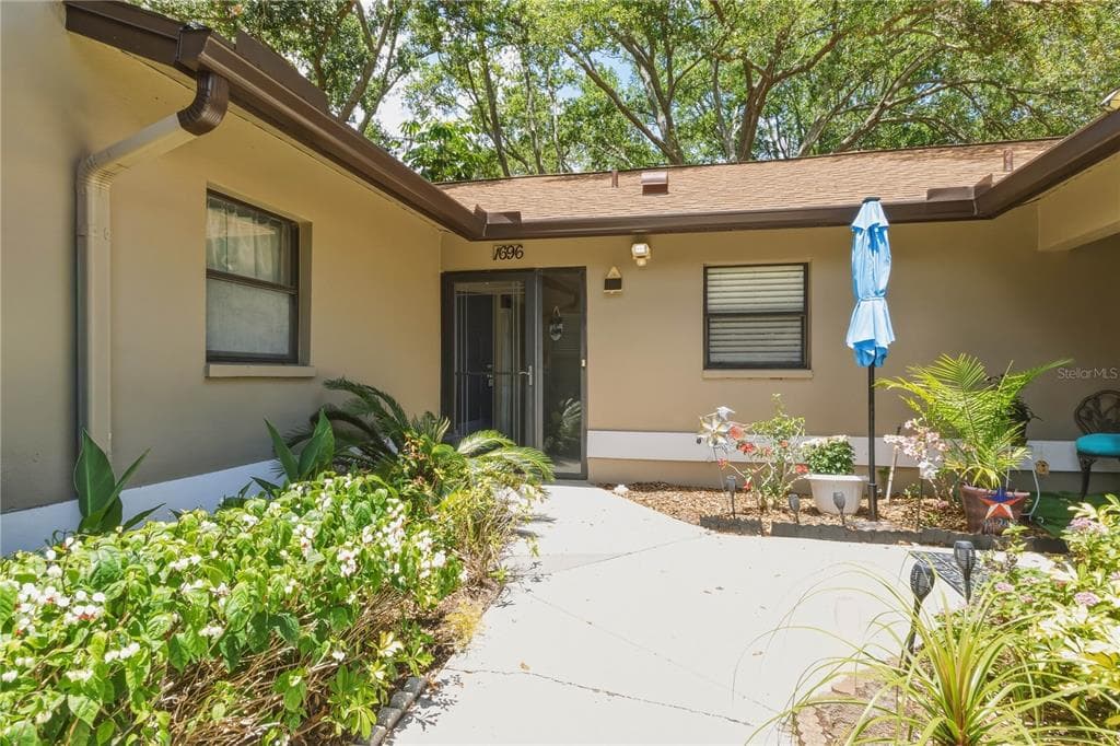 1696 NASH COURT DUNEDIN, FL 34698