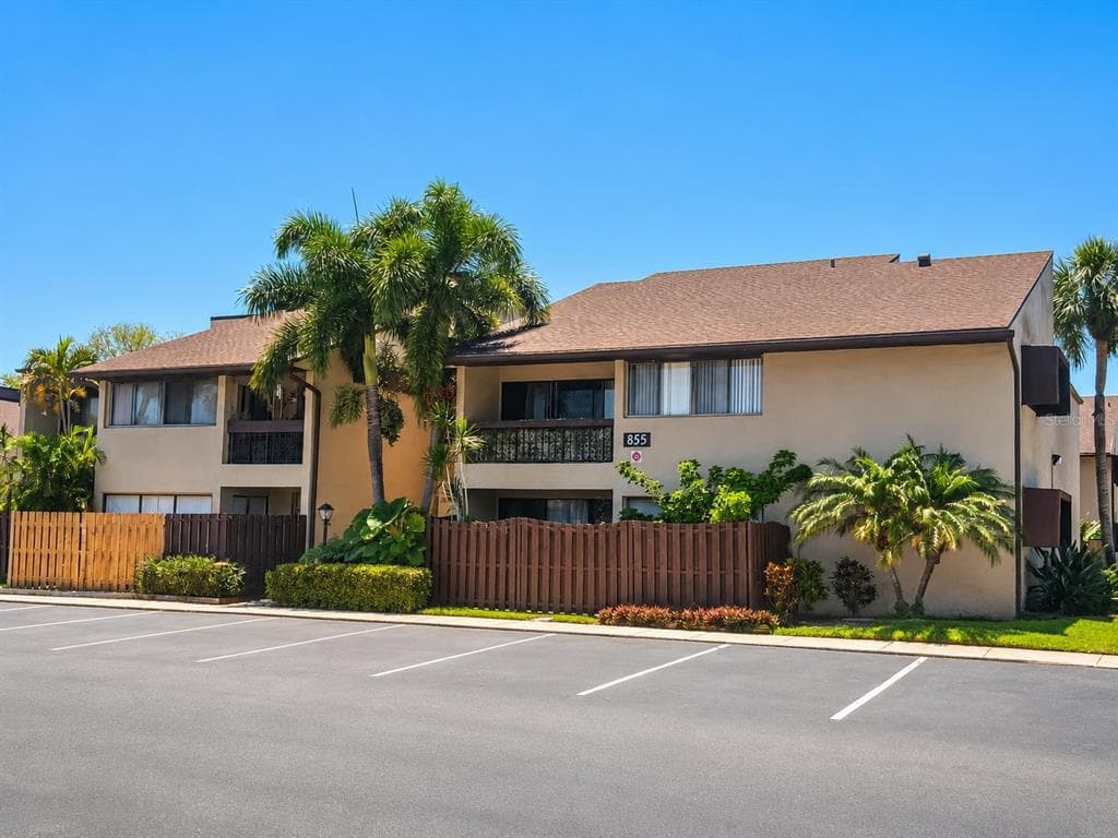 855 N VILLAGE DRIVE N UNIT 101 ST PETERSBURG, FL 33716