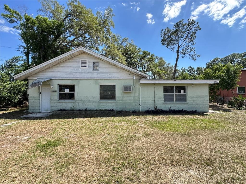 921 E 121ST AVENUE TAMPA, FL 33612