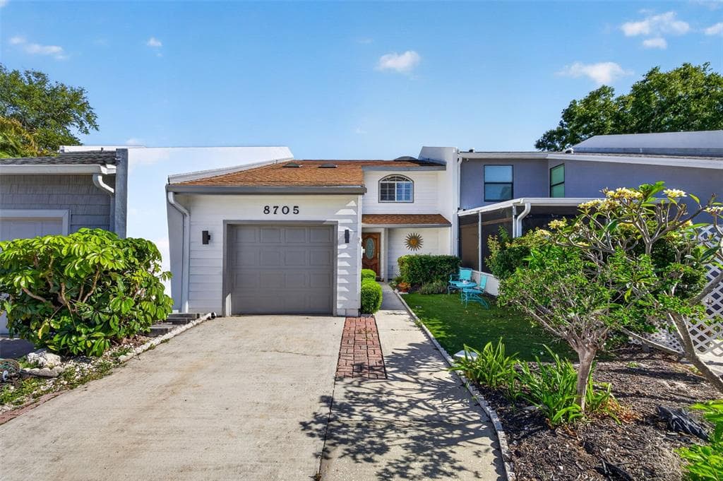 8705 BAY POINTE DRIVE TAMPA, FL 33615