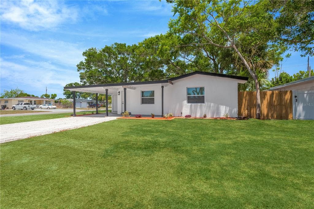 5052 JASMINE CIRCLE ST PETERSBURG, FL 33714