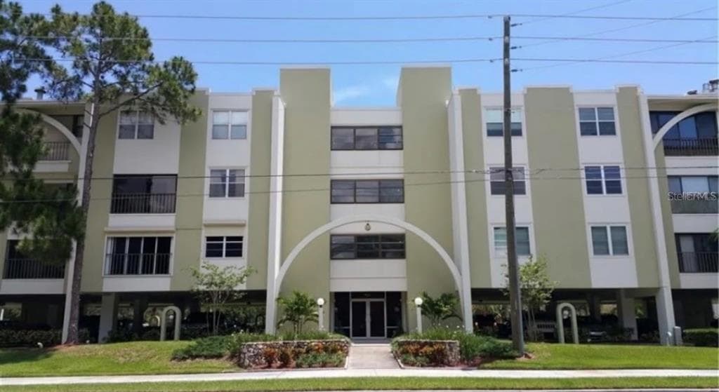 4681 1ST STREET NE UNIT 405 ST PETERSBURG, FL 33703