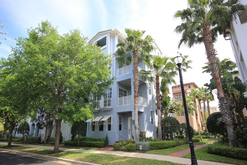 6002 YEATS MANOR DRIVE UNIT 105 TAMPA, FL 33616