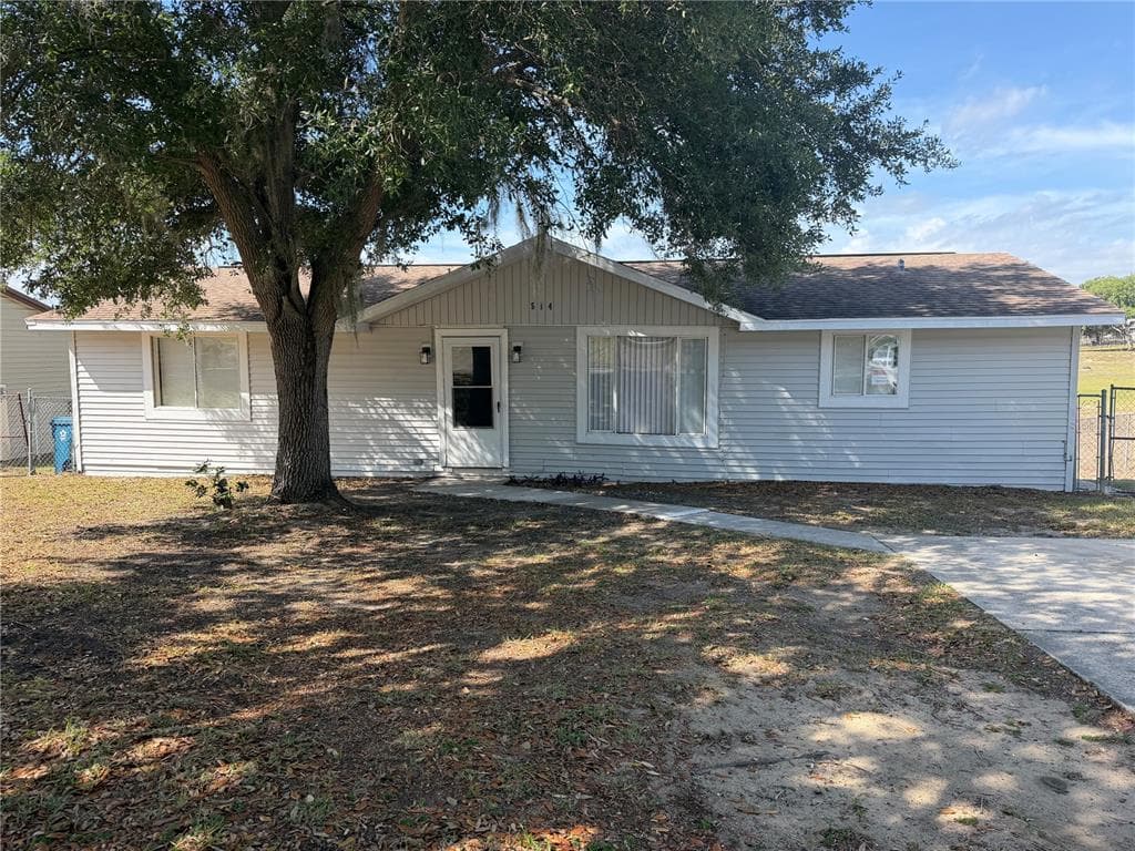 514 GREENBROUGH DRIVE LAKE WALES, FL 33853
