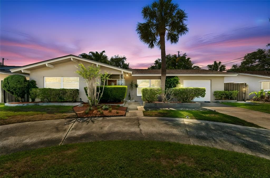 546 GERSHWIN DRIVE LARGO, FL 33771