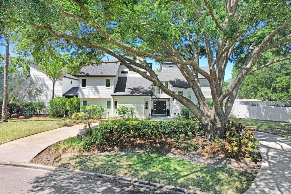 15306 LAKE MAURINE DRIVE ODESSA, FL 33556