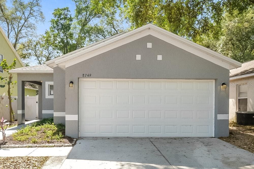 8749 MORRISON OAKS COURT TEMPLE TERRACE, FL 33637