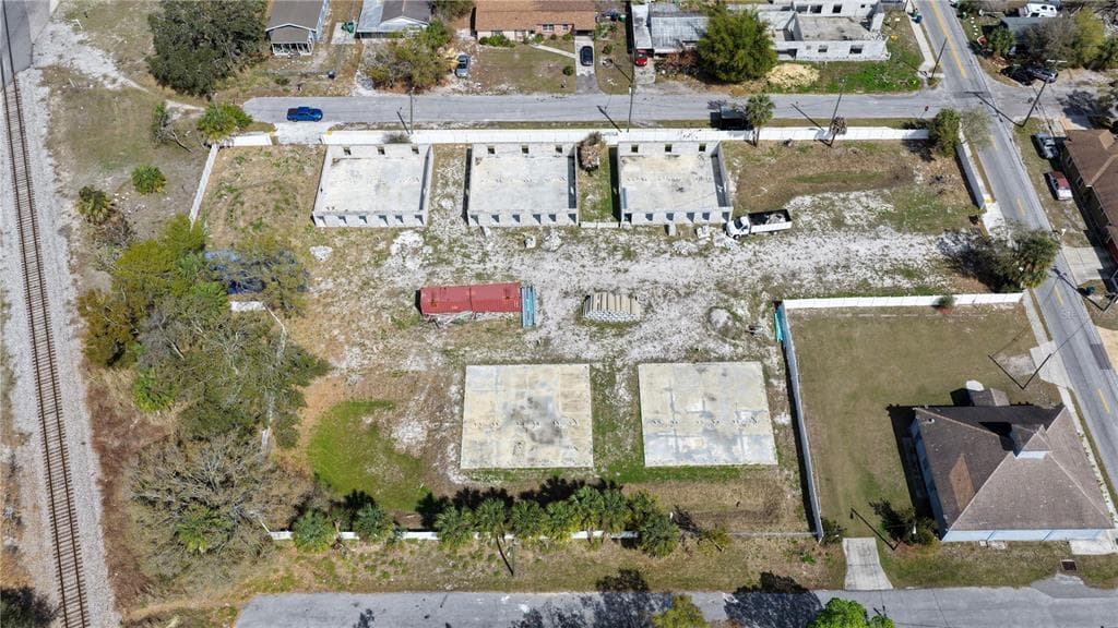 2909 E GENESEE STREET TAMPA, FL 33610