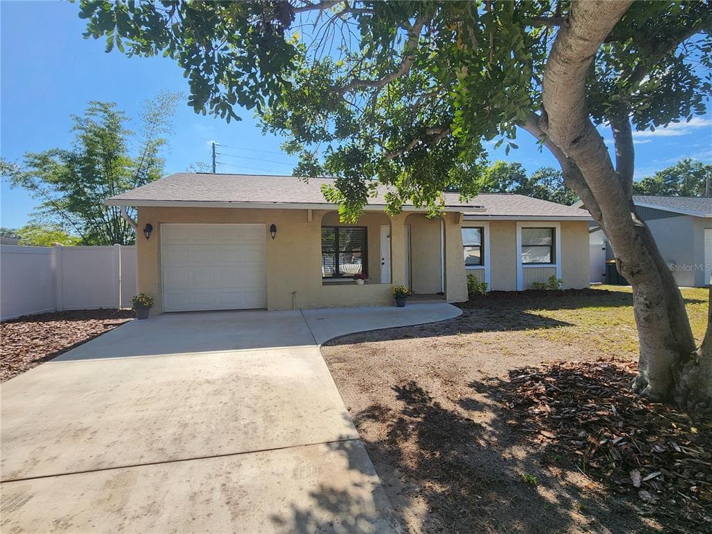 13010 CUMBERLAND DRIVE LARGO, FL 33773