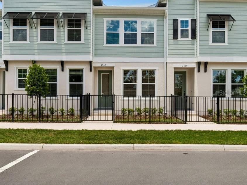 4365 ROUSH AVENUE ORLANDO, FL 32803