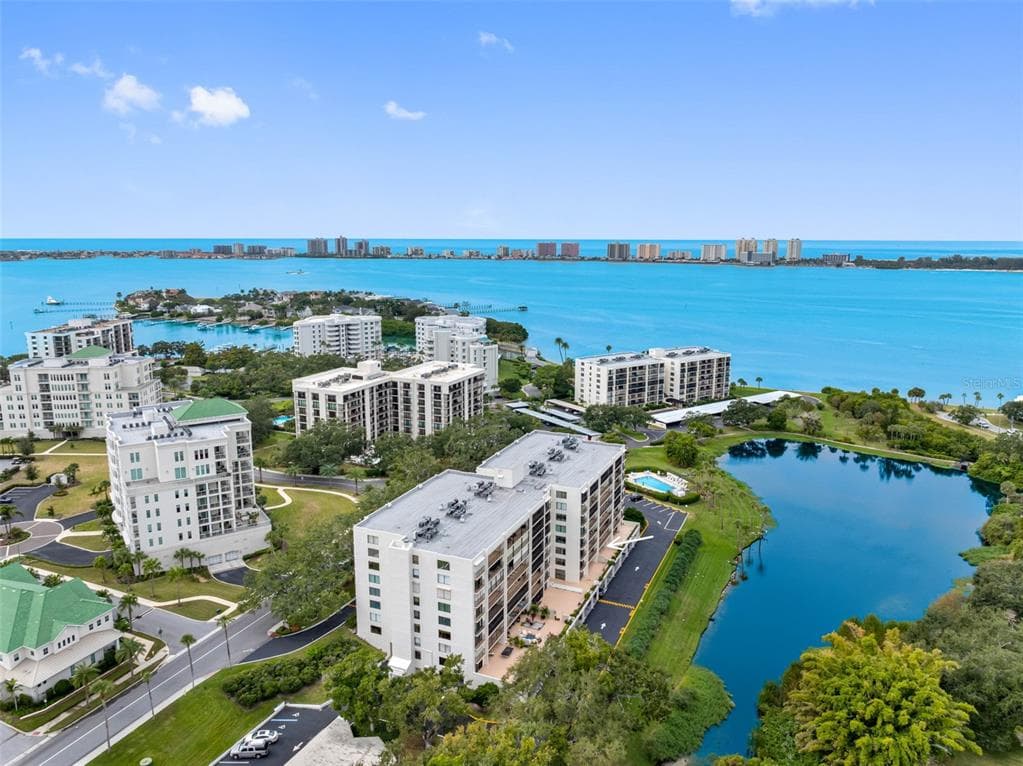 220 BELLEVIEW BOULEVARD UNIT 108 BELLEAIR, FL 33756