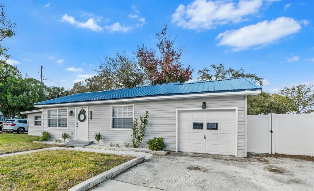 7799 46TH AVE N ST PETERSBURG, FL 33709
