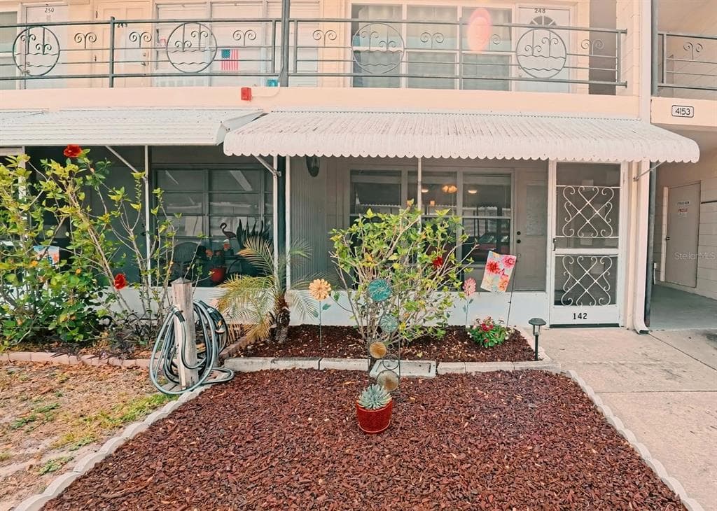 4153 58TH STREET N UNIT 142 KENNETH CITY, FL 33709