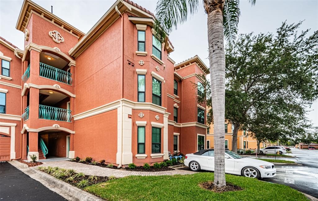 2757 VIA CIPRIANI UNIT 1110B CLEARWATER, FL 33764