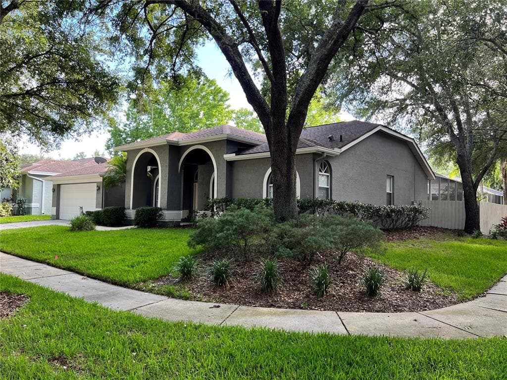 17712 HAMPSHIRE OAK DRIVE TAMPA, FL 33647