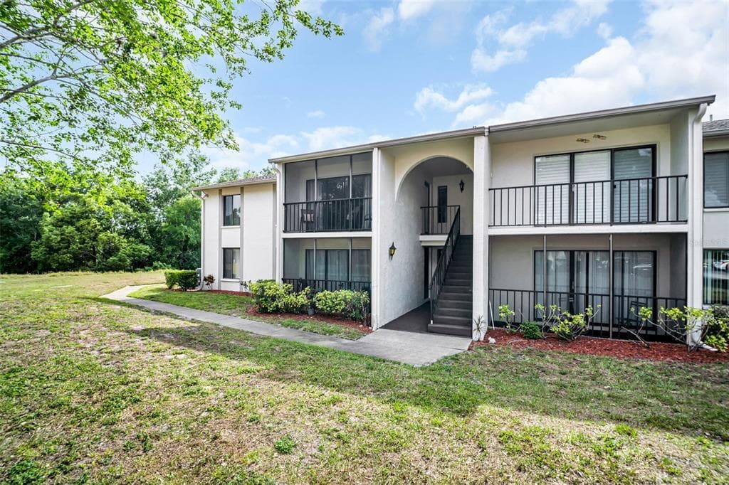 2642 PINE RIDGE WAY S UNIT G2 PALM HARBOR, FL 34684