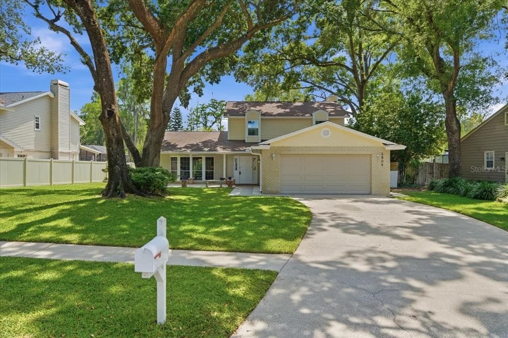2804 PALAMORE DRIVE TAMPA, FL 33618