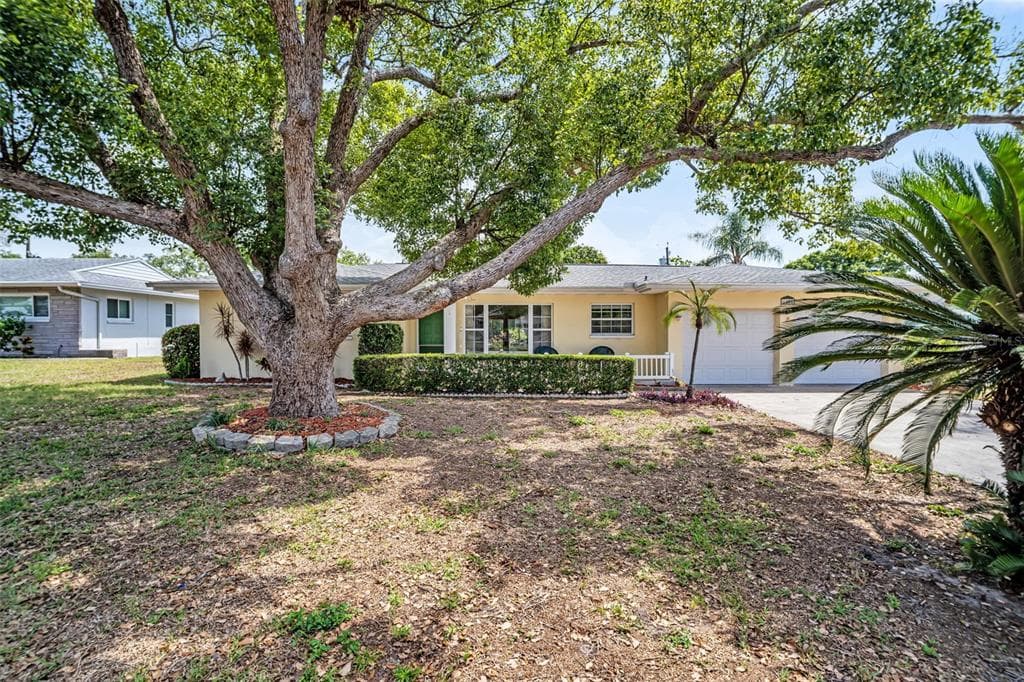 1935 JEFFORDS STREET CLEARWATER, FL 33764