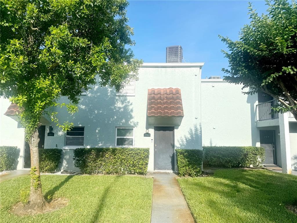 2864 SOMERSET PARK DRIVE UNIT 2864 TAMPA, FL 33613