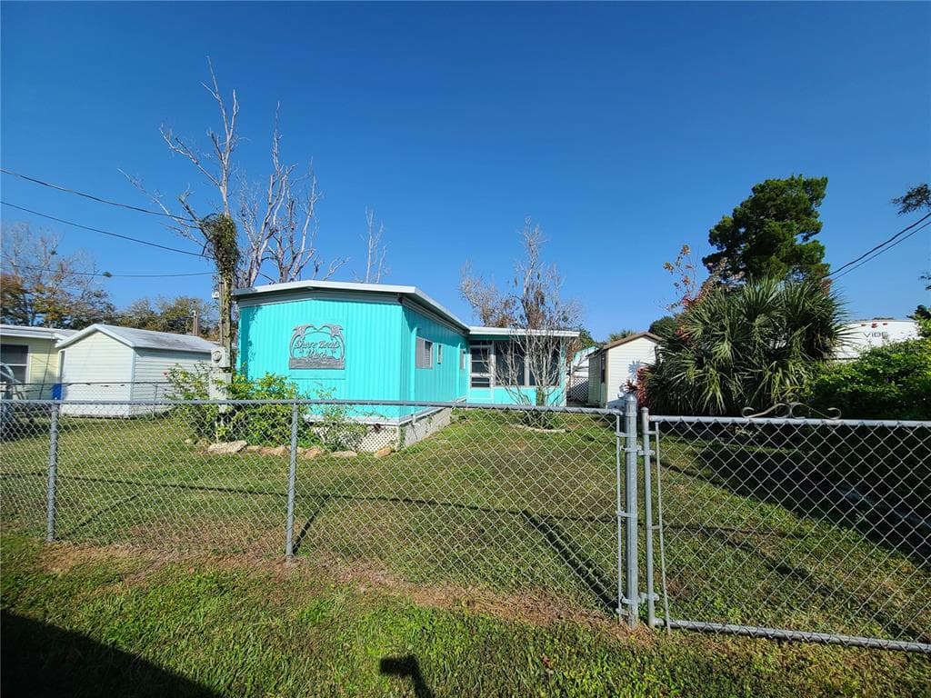 5418 CIRCLE DRIVE WEEKI WACHEE, FL 34607