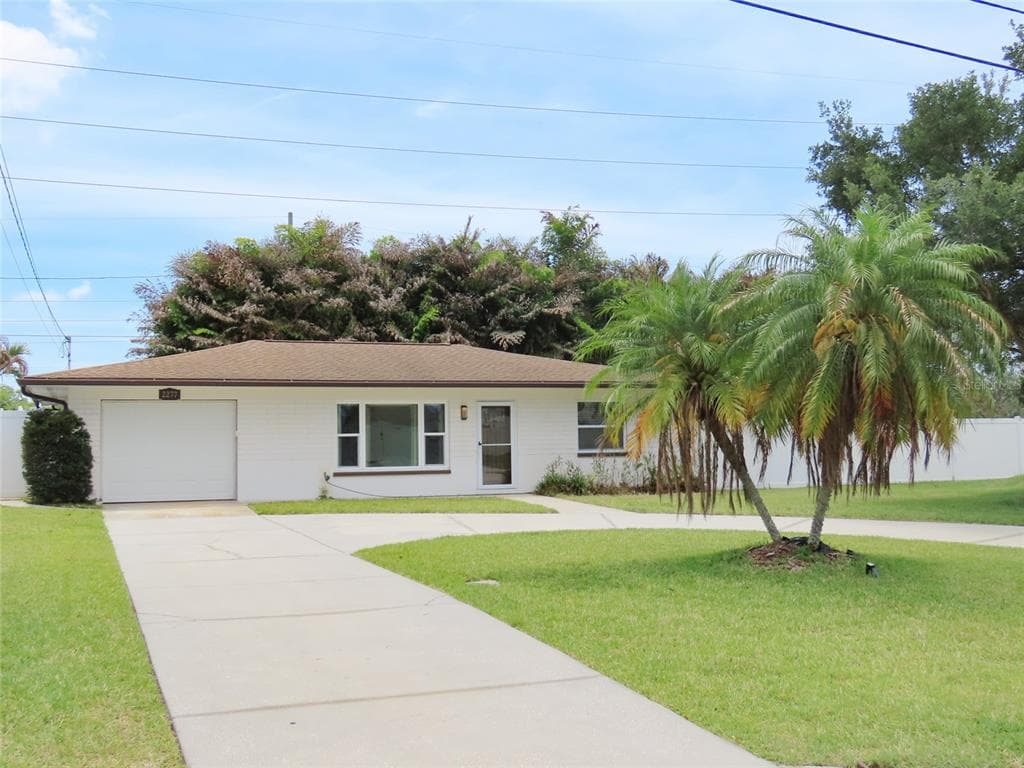 2277 S LAGOON CIRCLE CLEARWATER, FL 33765