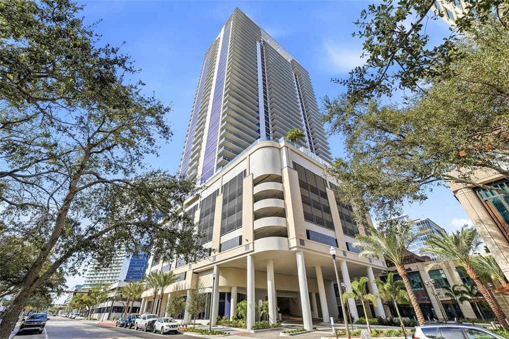 275 1ST AVENUE S UNIT 1003 ST PETERSBURG, FL 33701