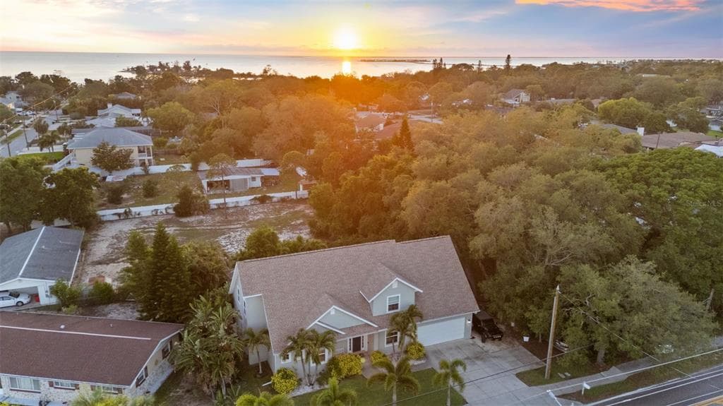 112 S FLORIDA AVENUE TARPON SPRINGS, FL 34689