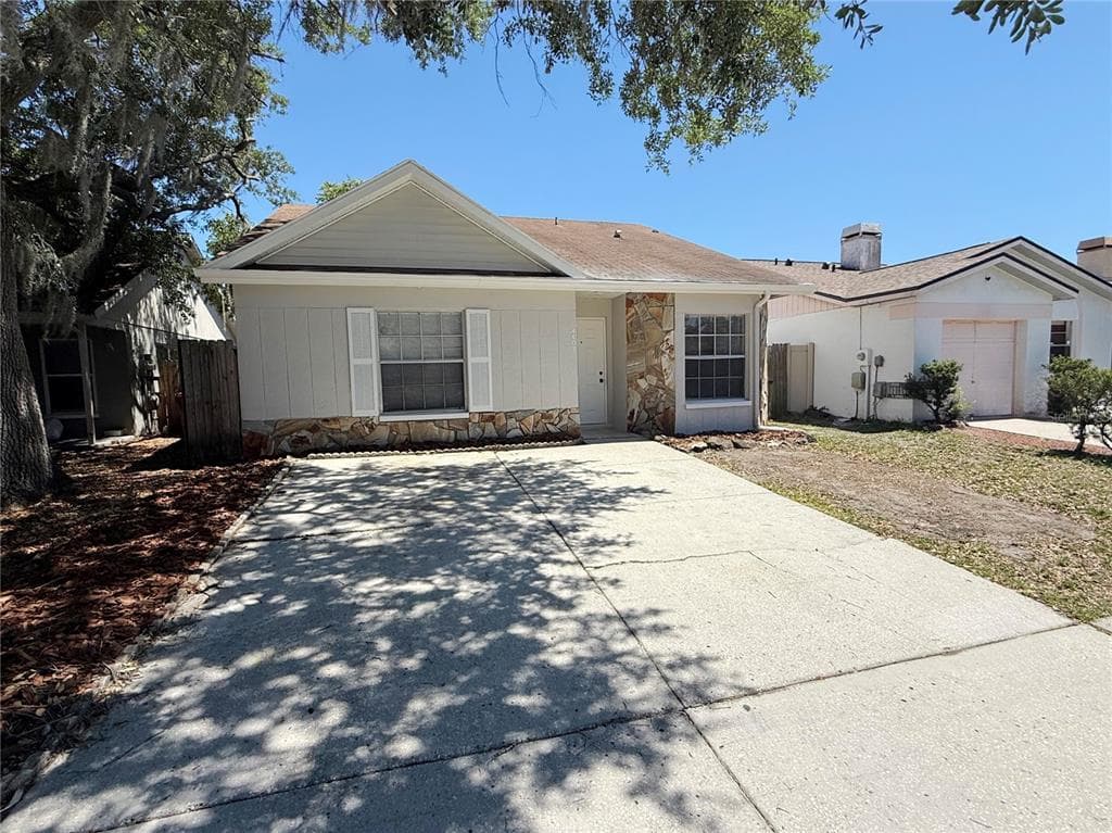 4607 LANTANA PLACE PLANT CITY, FL 33566