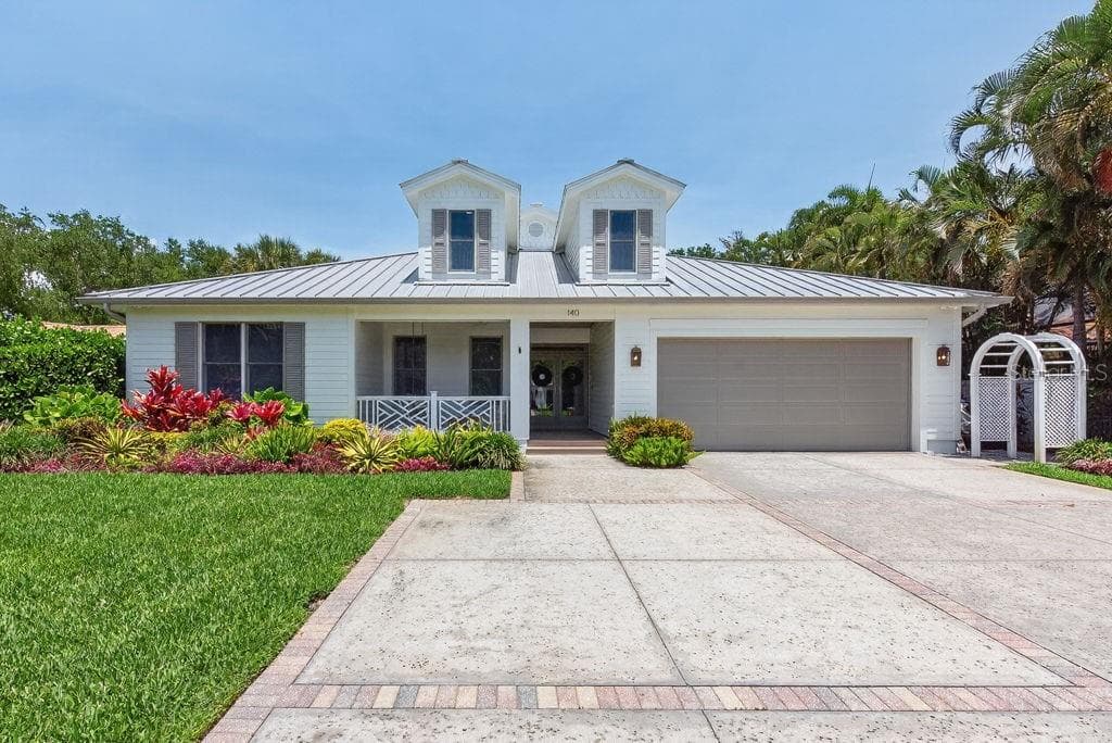 140 MIRAMAR BOULEVARD NE ST PETERSBURG, FL 33704