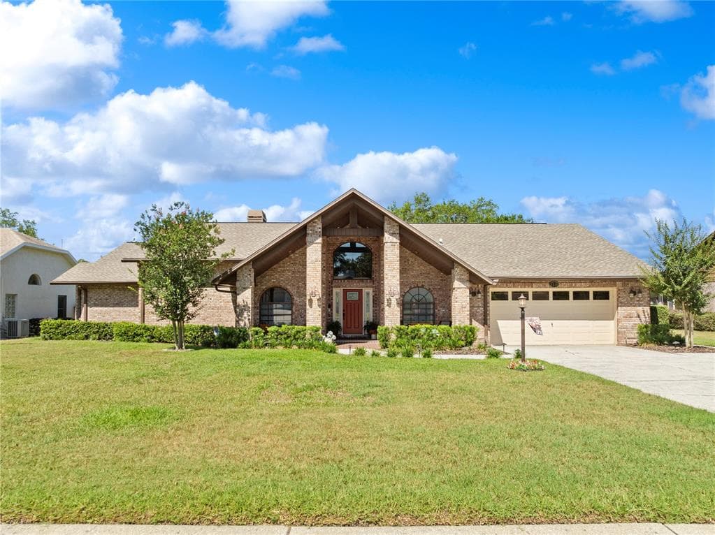 6219 HUNTINGTON DRIVE