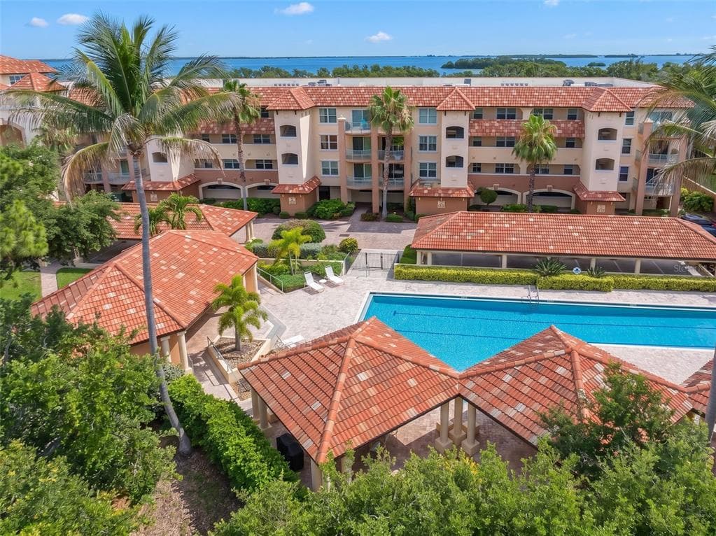 1695 PINELLAS BAYWAY S UNIT D1 TIERRA VERDE, FL 33715