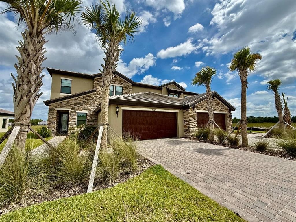 35609 STABLETON LANE ZEPHYRHILLS, FL 33541