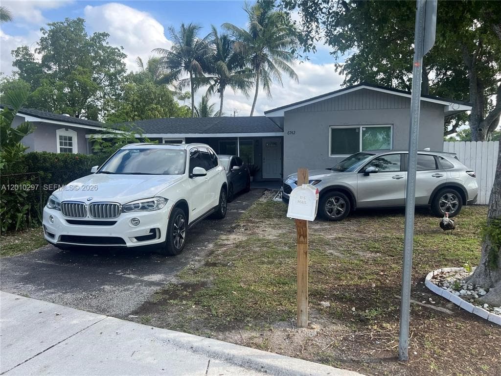 6742 SW 18 COURT UNIT 2 NORTH LAUDERDALE, FL 33068